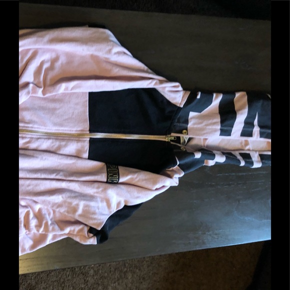 Vs barely worn sweater. - Picture 2 of 3